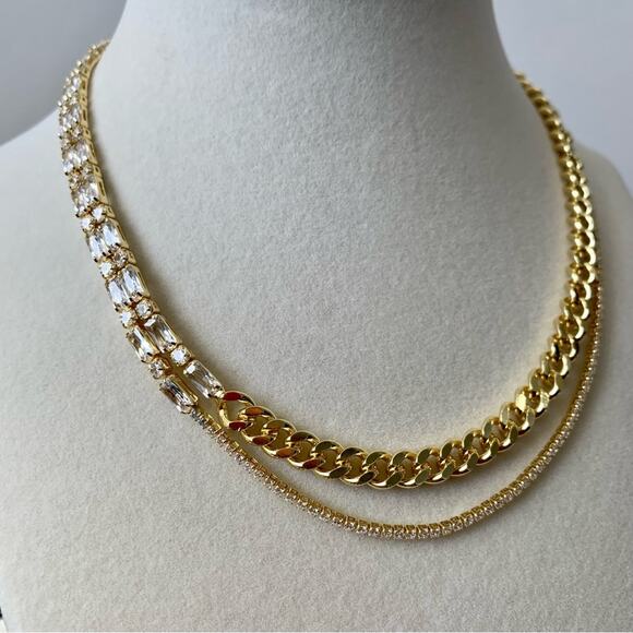Francesca’s Mary Layered Gold Toned Cupchain Statement Necklace - Picture 5 of 6